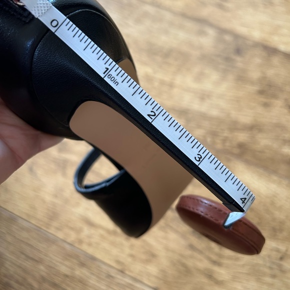 NINE WEST | Black Leather Ankle Strap & Foot Strap Heels - Size 8 - Picture 5 of 7